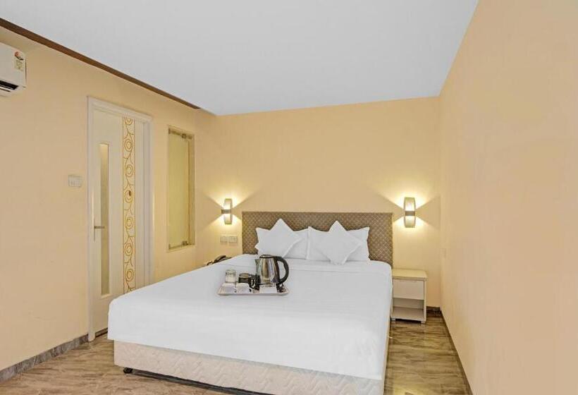 Отель Collection O White House