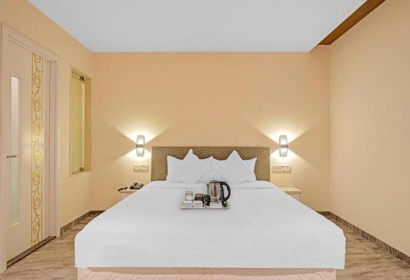 ホテル Collection O White House