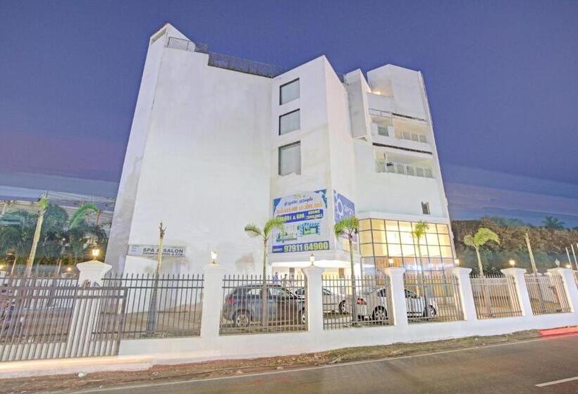 Отель Collection O White House