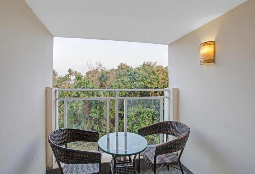 Отель Collection O White House