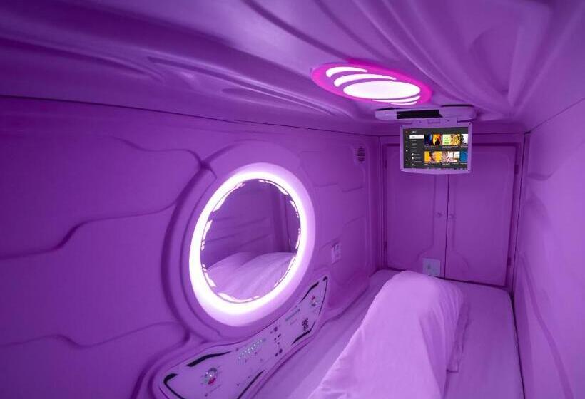 カプセルホテル Japanese Style Pod Hotel   Naptapgo   1m Ec Metro, Wifi, Lounge, Cafe