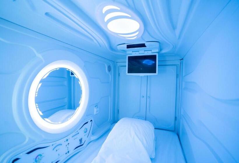 カプセルホテル Japanese Style Pod Hotel   Naptapgo   1m Ec Metro, Wifi, Lounge, Cafe