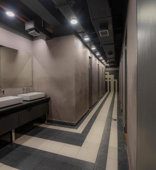 カプセルホテル Naptapgo   Japanese Premium Pod Hotel   Walk To Noida Electronic City Metro! Wifi, Lounge