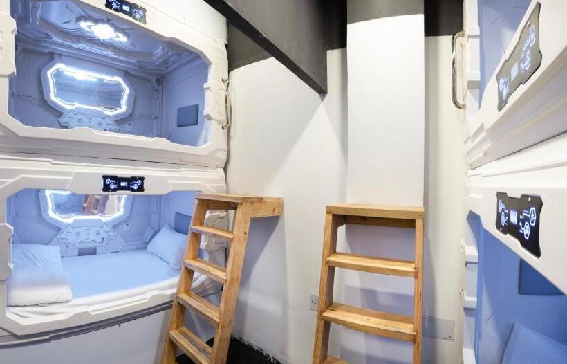 カプセルホテル Naptapgo   Japanese Premium Pod Hotel   Walk To Noida Electronic City Metro! Wifi, Lounge