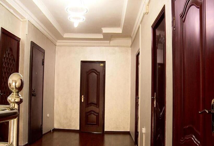 هتل کپسول Orom Hostel