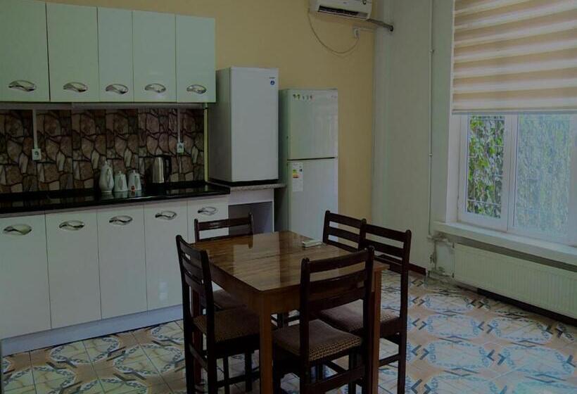 هتل کپسول Orom Hostel