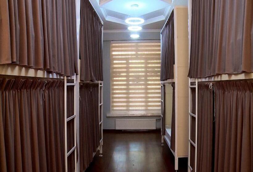 هتل کپسول Orom Hostel