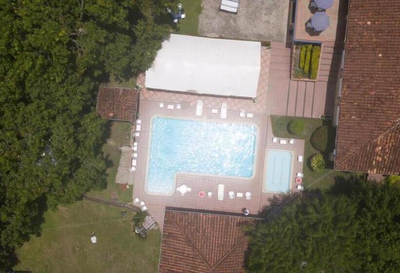 Отель Familia Casa Blanca