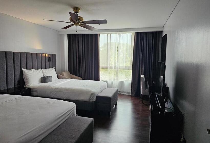 فندق Baguio Forest Lodge At Camp John Hay 004