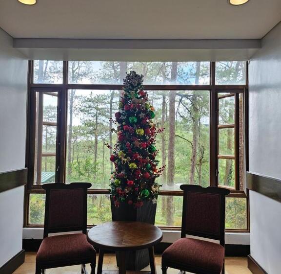فندق Baguio Forest Lodge At Camp John Hay 004