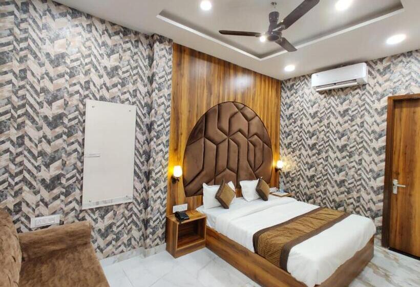 ホテル Gs Amritsar 200 Mtr From Golden Temple