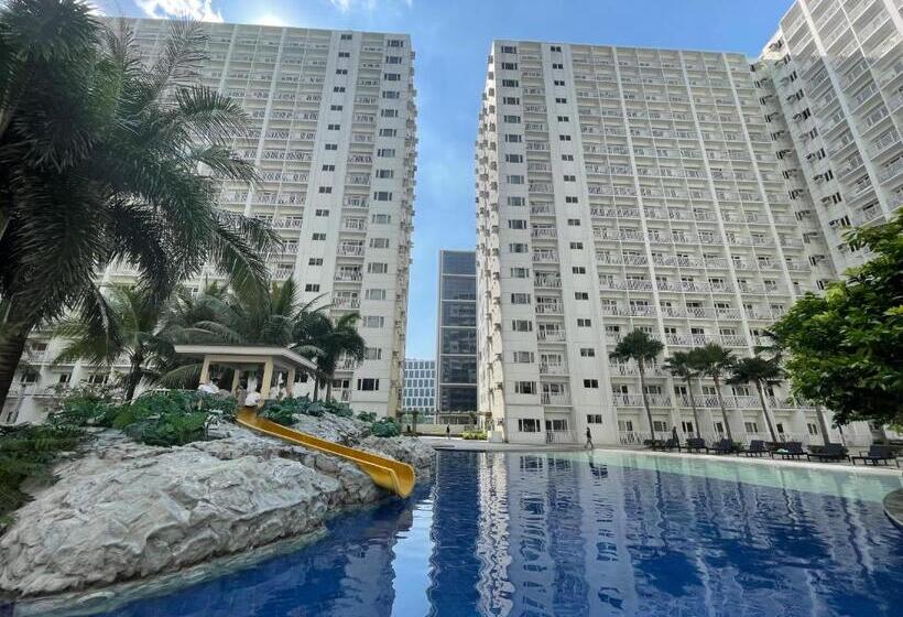 Отель Homefort At Shore 2 Residences