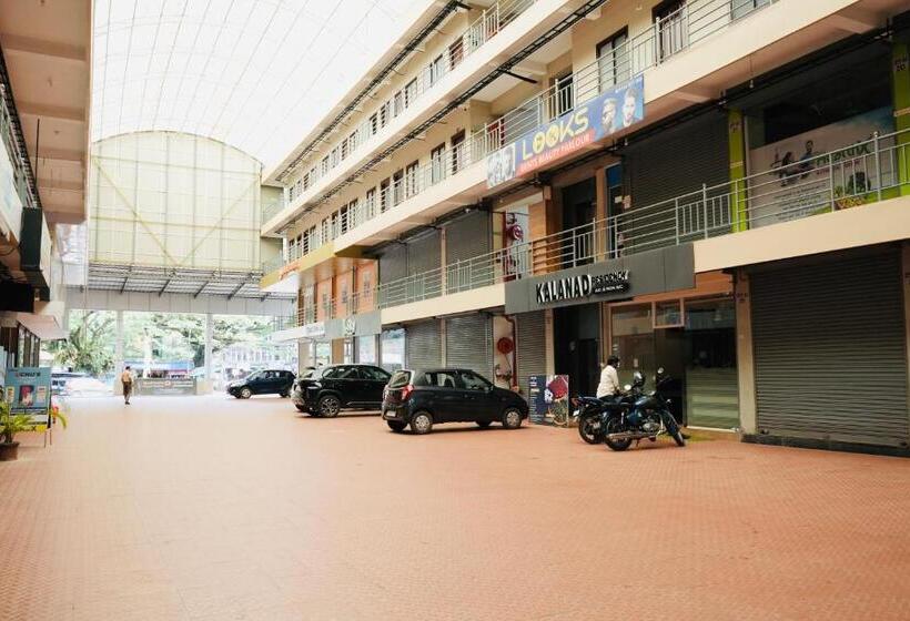 فندق Kalanad Residency