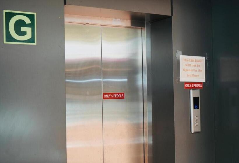 فندق Kalanad Residency