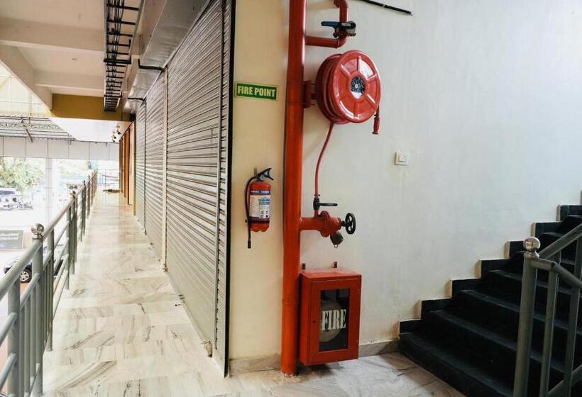 فندق Kalanad Residency