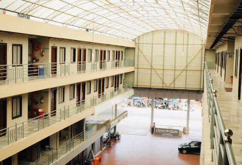 فندق Kalanad Residency