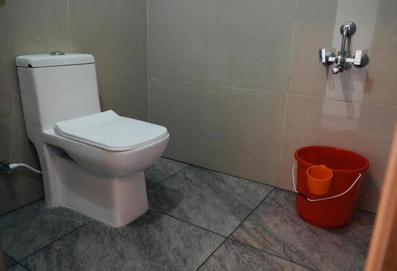 فندق Kalanad Residency