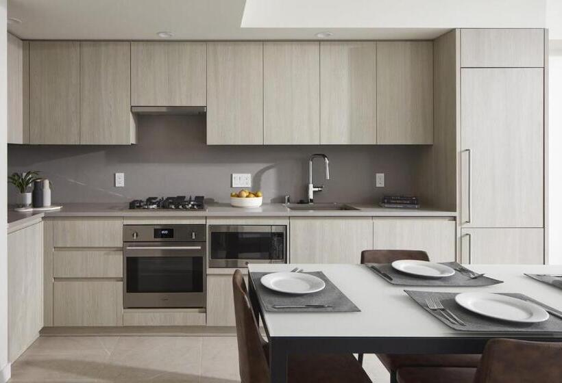 هتل Level Chicago Fulton Market