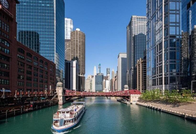 هتل Level Chicago Fulton Market