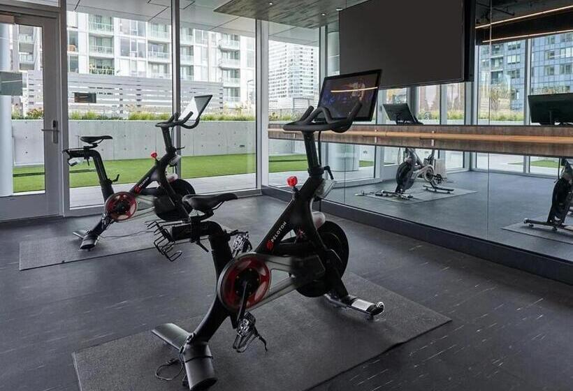 هتل Level Chicago Fulton Market