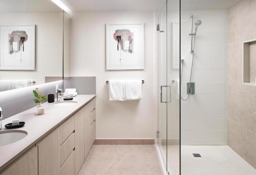 هتل Level Chicago Fulton Market