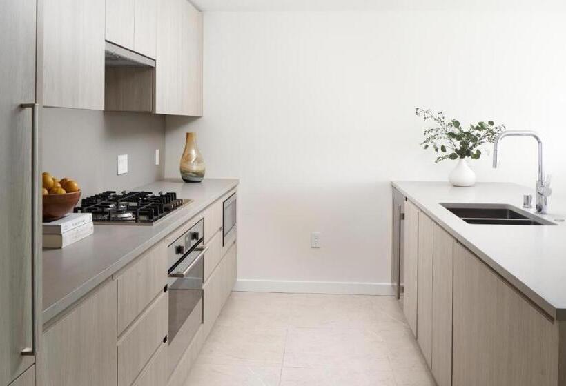 هتل Level Chicago Fulton Market