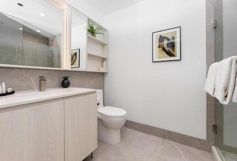 هتل Level Chicago Fulton Market