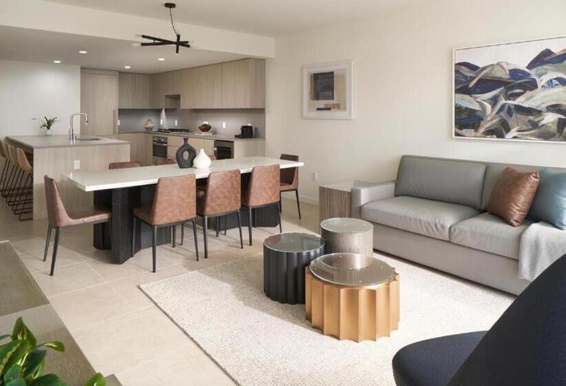 هتل Level Chicago Fulton Market