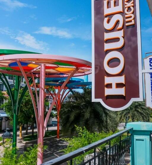 هتل Lucky Sea View Grand World Phu Quoc