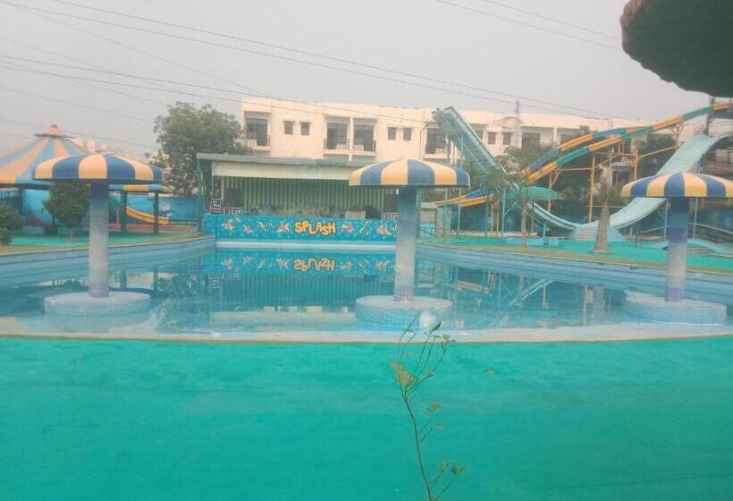 Отель Maharajgarh Resorts At Splash Fun Park Hisar