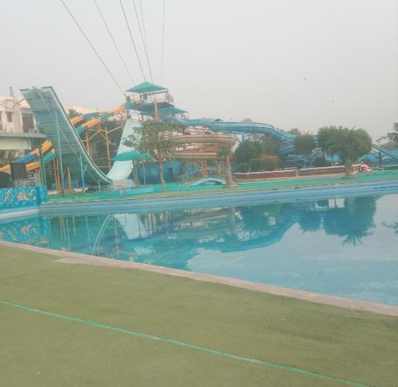 Отель Maharajgarh Resorts At Splash Fun Park Hisar