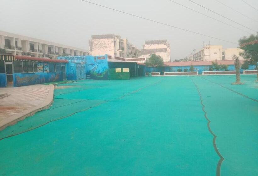 Отель Maharajgarh Resorts At Splash Fun Park Hisar
