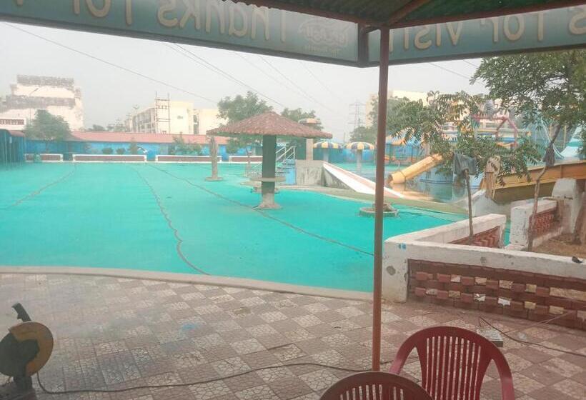 Отель Maharajgarh Resorts At Splash Fun Park Hisar