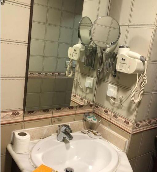 בית מלון כפרי Mira Awan