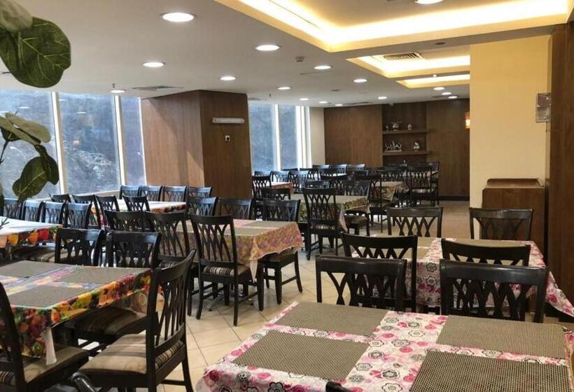 בית מלון כפרי Mira Awan