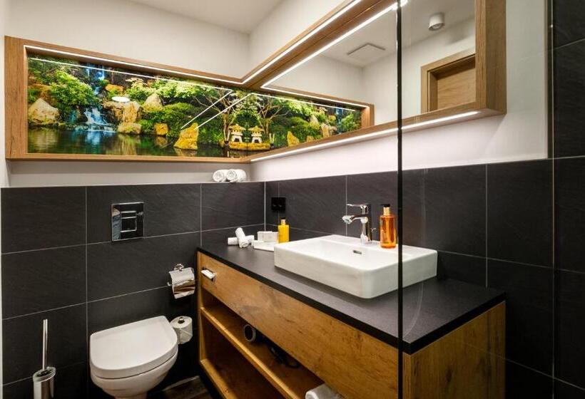 Отель Nashi Rooms