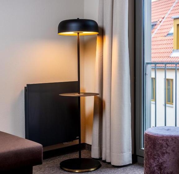 Отель Nashi Rooms