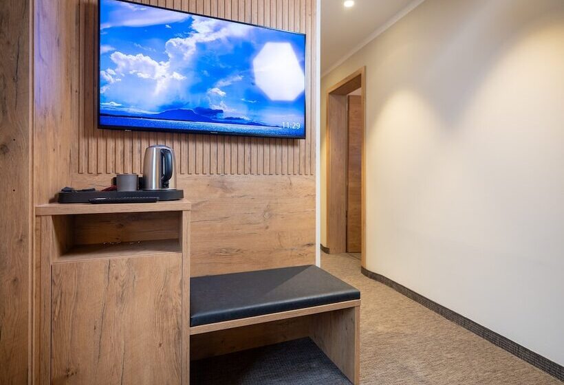 Отель Nashi Rooms