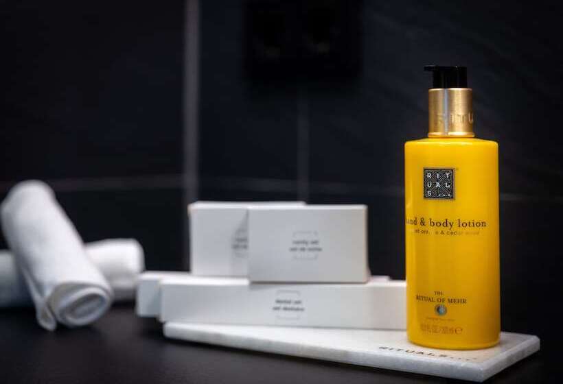 Отель Nashi Rooms