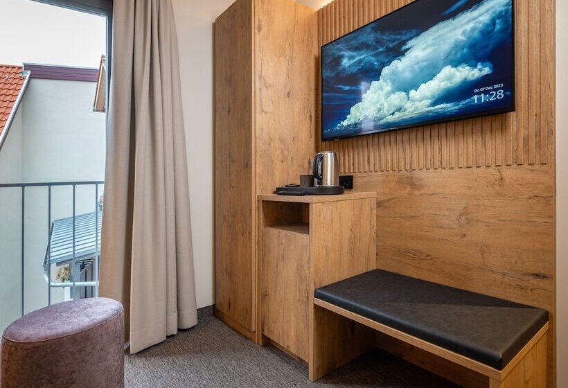 Отель Nashi Rooms