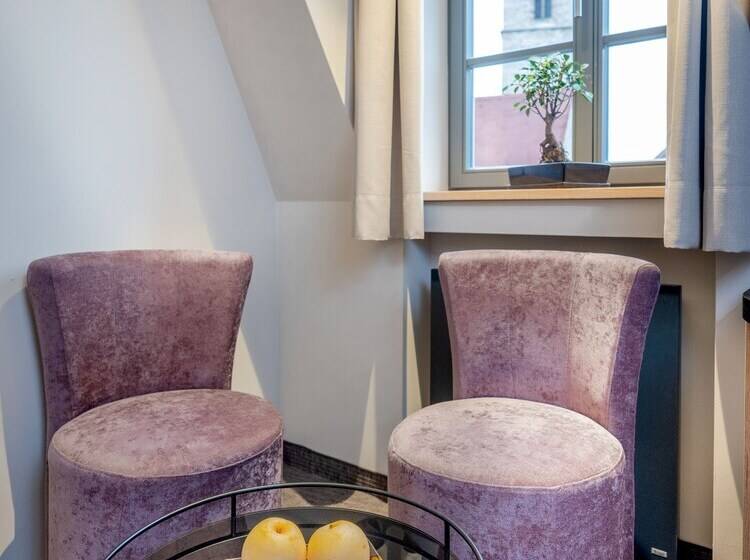 Отель Nashi Rooms