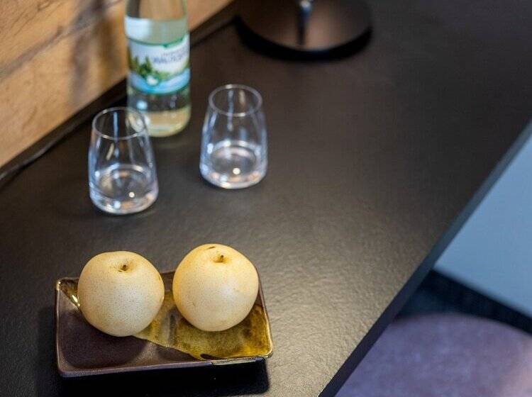 Отель Nashi Rooms