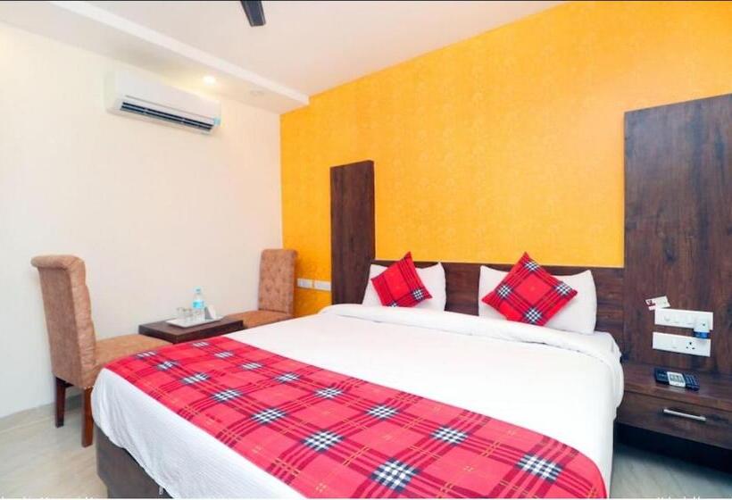 Collection O Hotel North East