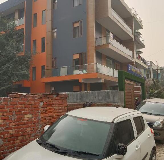 ホテル Oh My Place Noida , Sector 93