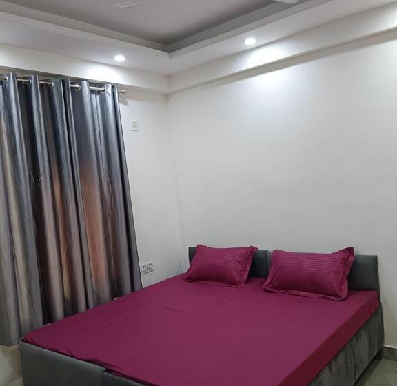 ホテル Oh My Place Noida , Sector 93