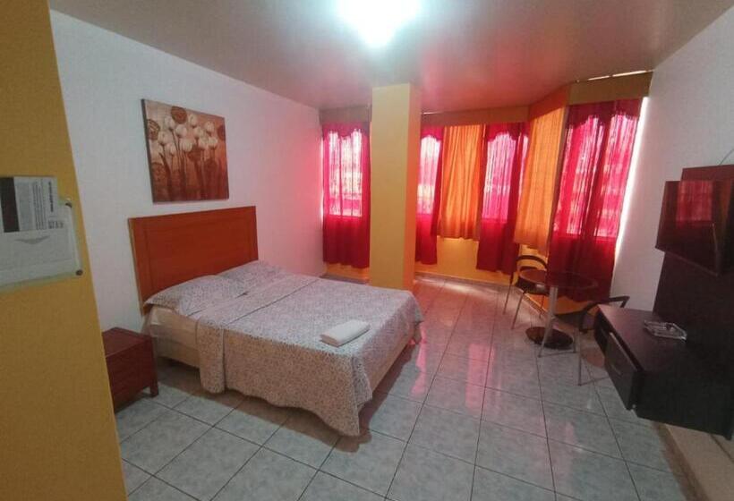 בית מלון כפרי Olmedo Plaza