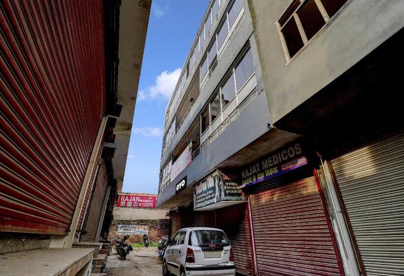 فندق Oyo Flagship Rajan Residency