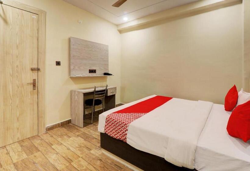 فندق Oyo Flagship Royal Guest House