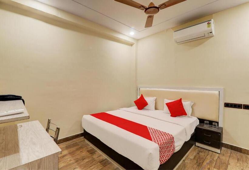 فندق Oyo Flagship Royal Guest House