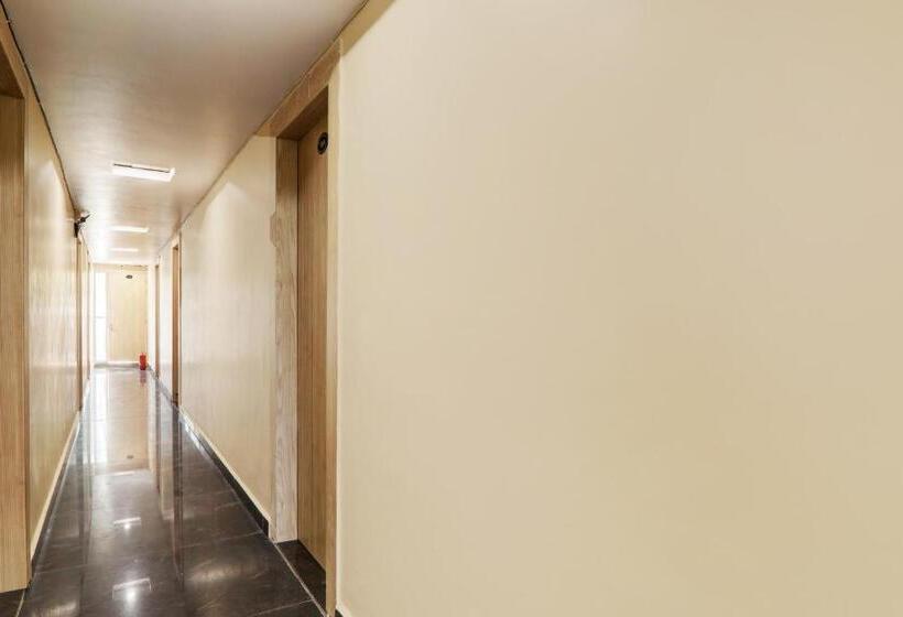 فندق Oyo Flagship Royal Guest House